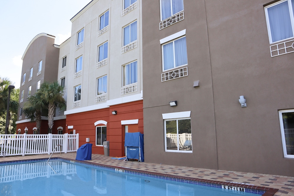 Holiday Inn Express Crystal River by IHG - photo 20