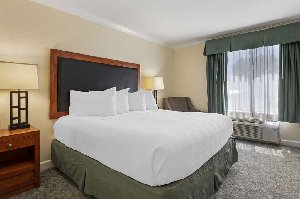 Best Western Plus Eagle Vail Airport - photo 22