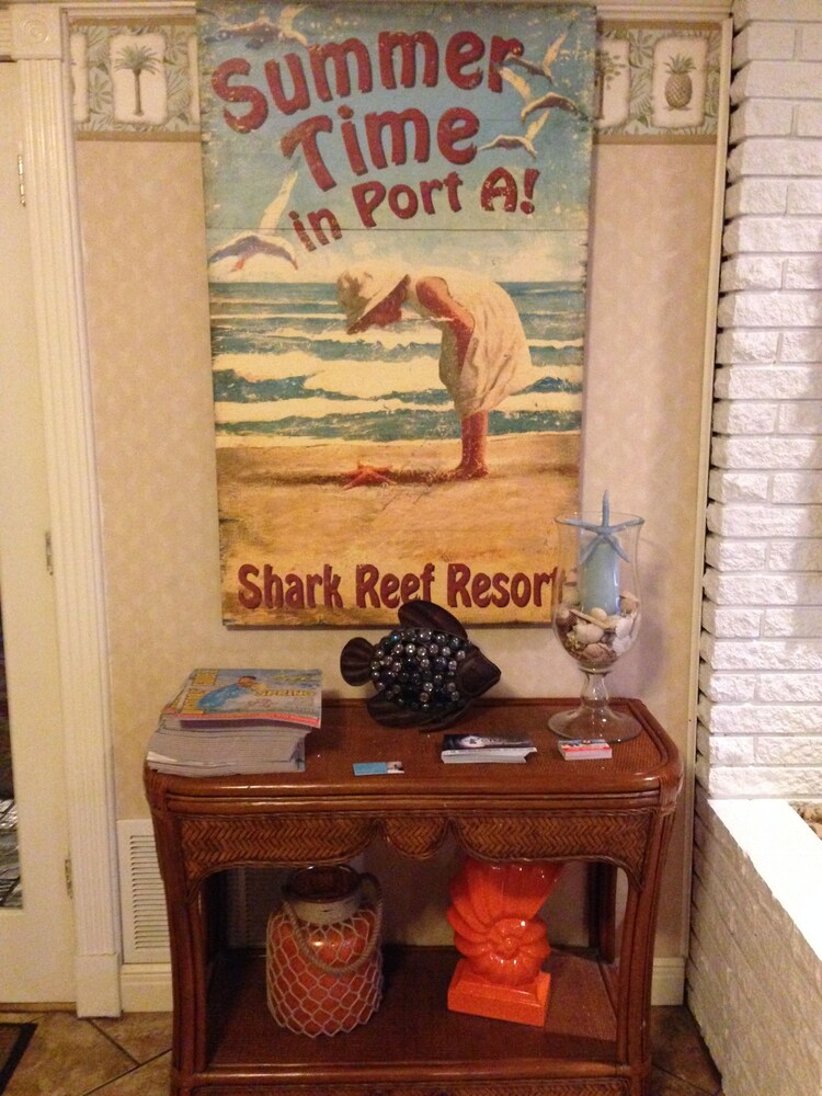 Shark Reef Resort Motel & Cottages - photo 22