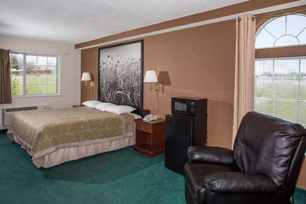 Super 8 by Wyndham Richmond - photo 16