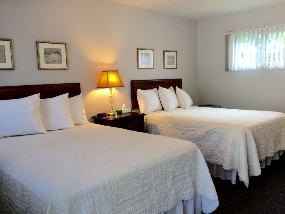 Cedar Court Inn - photo 26