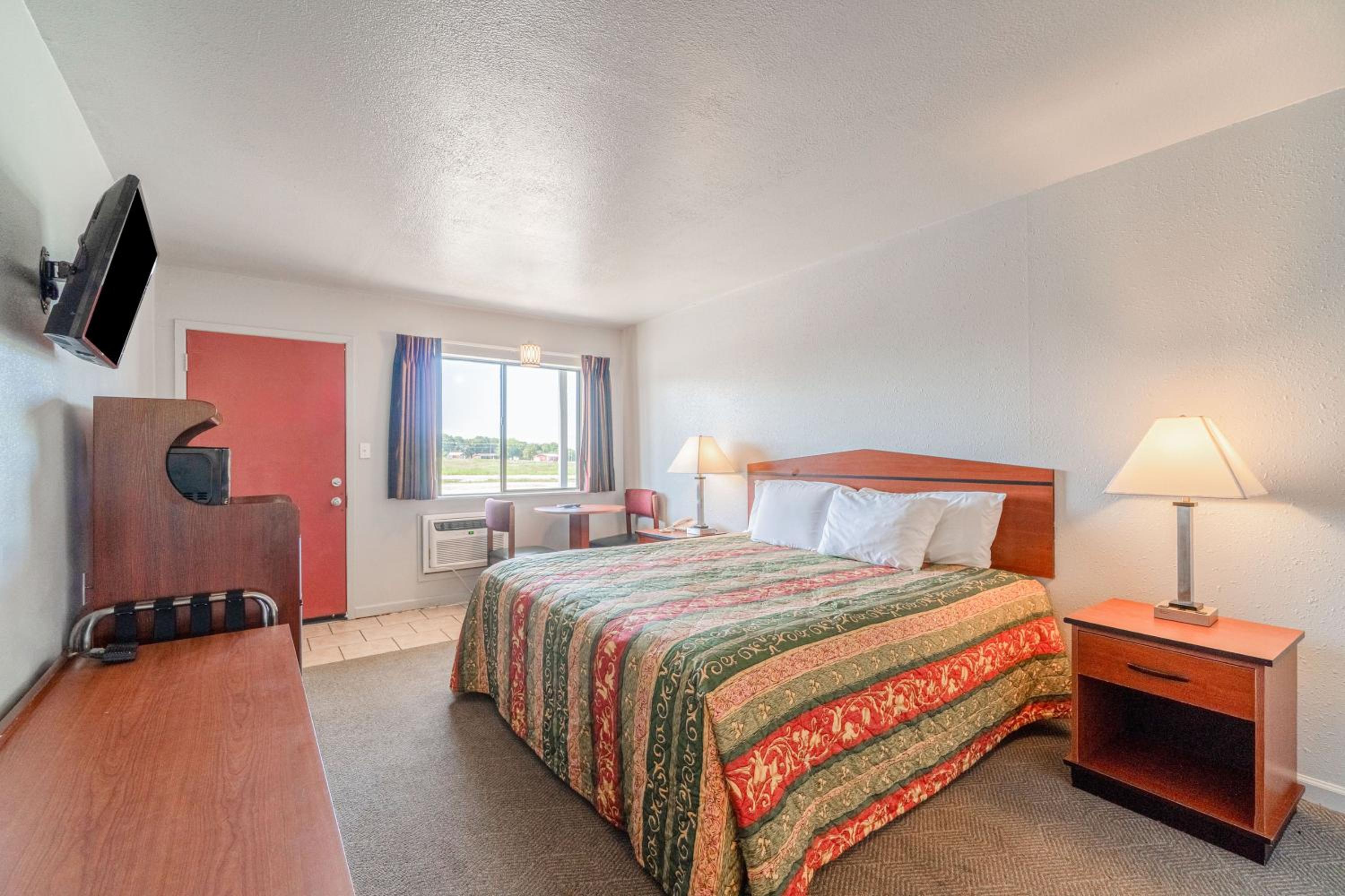 Aurora Inn Motel - photo 6