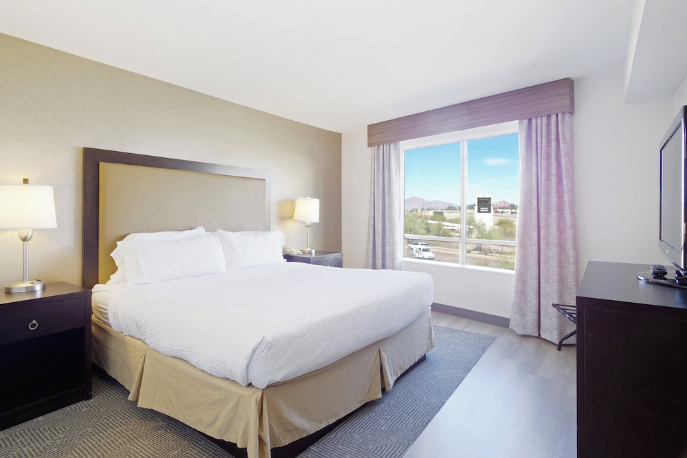 Holiday Inn Hotel & Suites Phoenix Airport By Ihg - photo 22