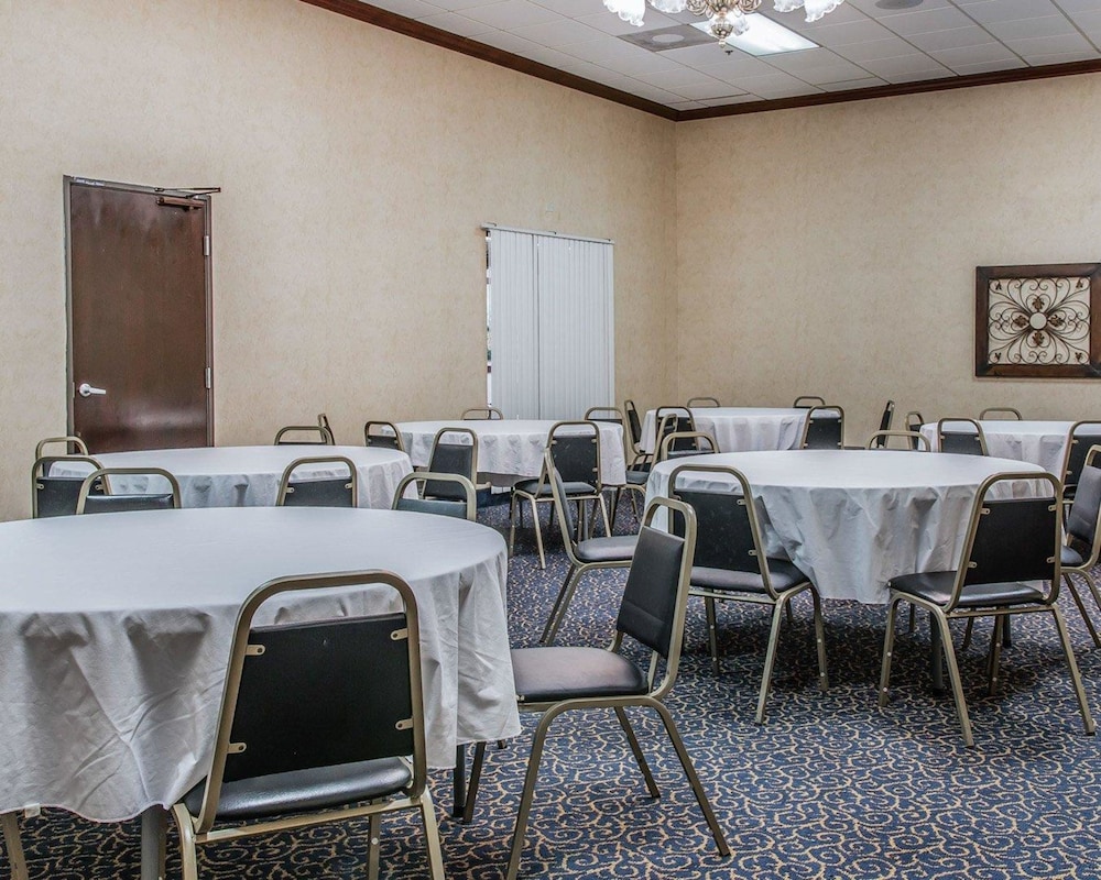 Quality Inn & Suites Coldwater near I 69 - photo 82
