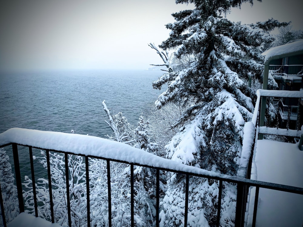 The Cliff Dweller on Lake Superior - photo 38