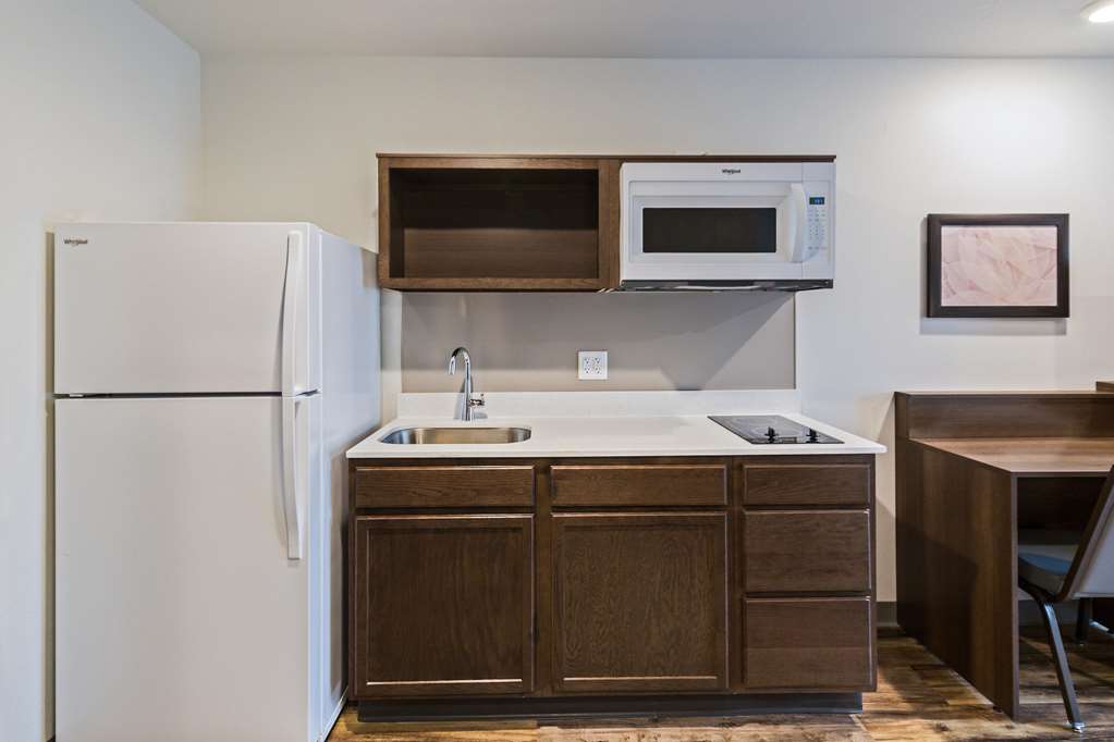 WoodSpring Suites Davenport Quad Cities - photo 13