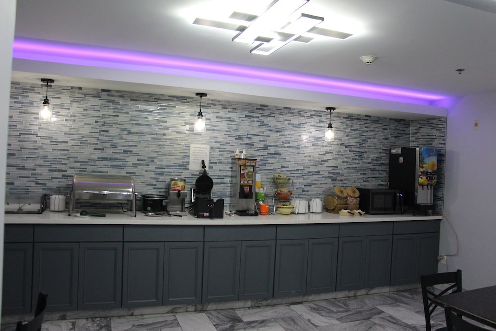 Douglas Inn And Suites - photo 23