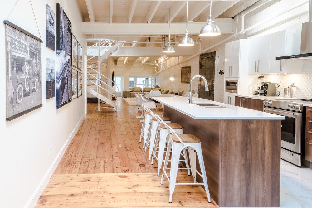 1858 Upscale Lofts in Old Montreal by Nuage — 4-Star Luxury Hotel in Montreal, Canada