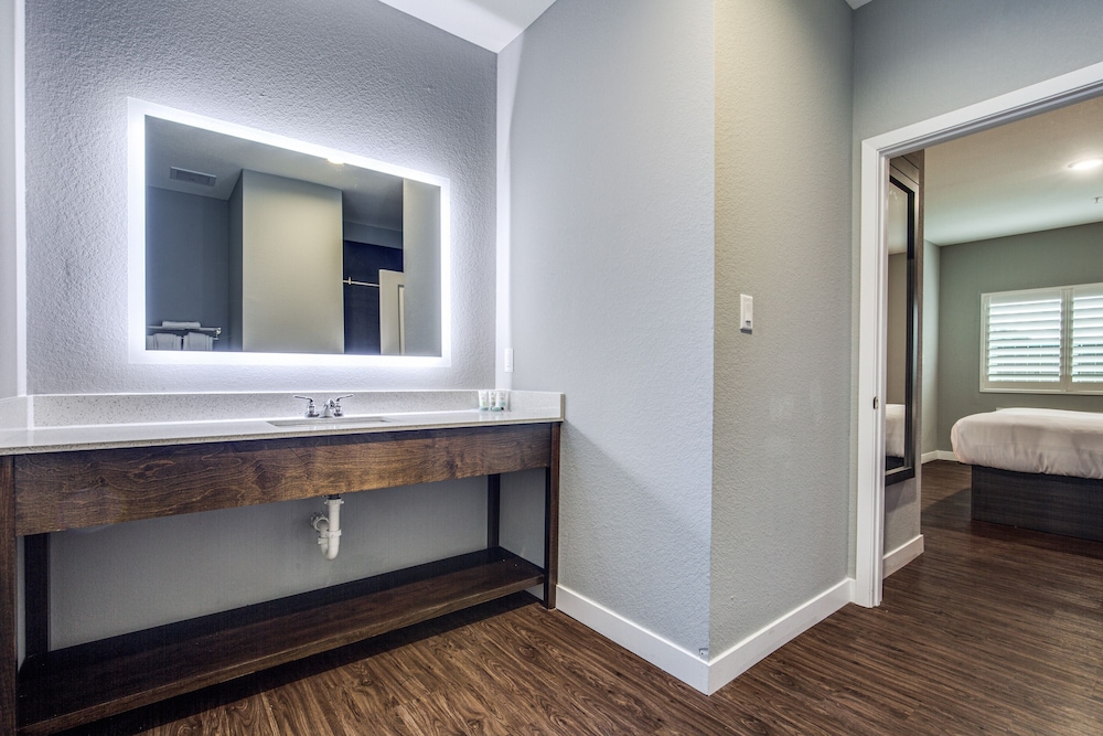 Scottish Inns & Suites Houston TX - photo 30