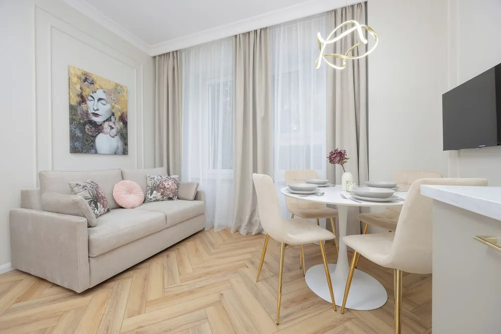 Elegant Apartments Grójecka in Warsaw by Noclegi Renters — 4-Star Luxury Hotel in Warsaw, Poland