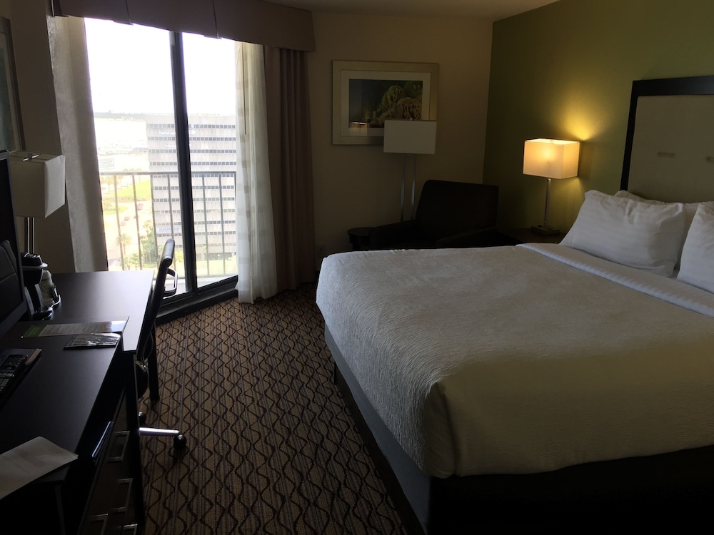Holiday Inn Corpus Christi Downtown Marina an IHG Hotel - photo 5