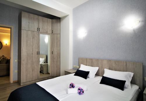 Heart of Tbilisi modern 3 bedroom apartment