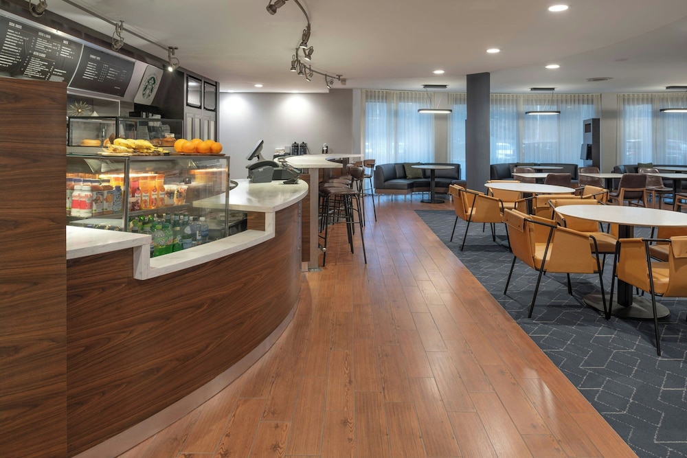 Courtyard by Marriott Providence Lincoln - photo 40