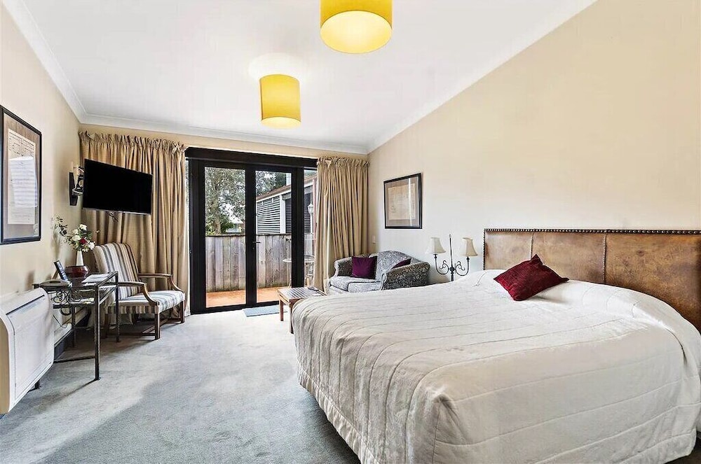 Gateway Motor Inn Boutique Hotel — 4-Star Luxury Hotel in Masterton, New Zealand