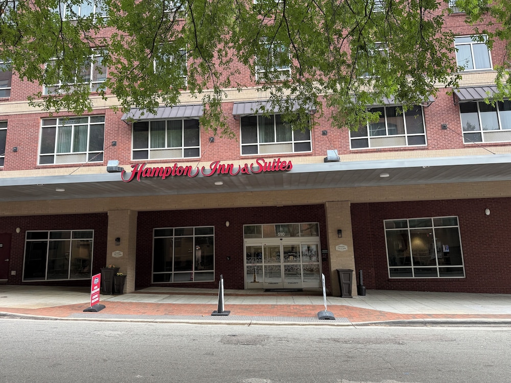 Hampton Inn & Suites Raleigh Downtown - photo 98