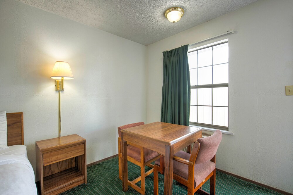 Valley Inn Motel - photo 20