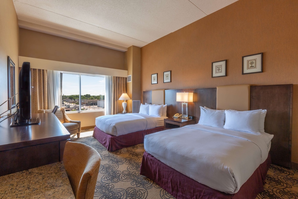 DoubleTree by Hilton Bay City Riverfront - photo 11