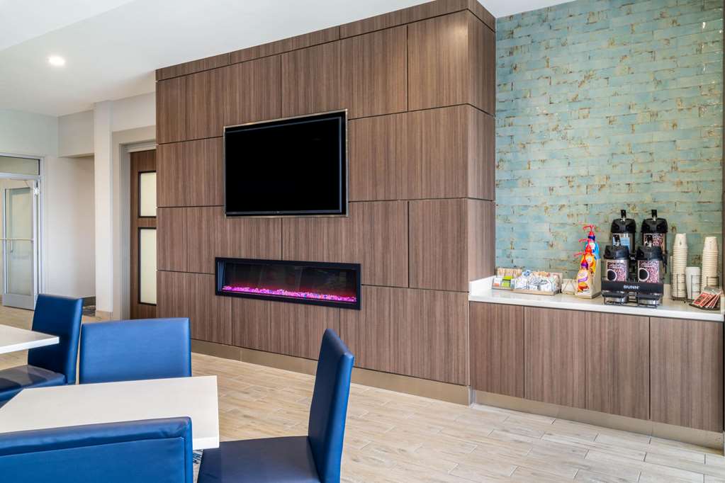 La Quinta Inn & Suites by Wyndham Tifton - photo 4