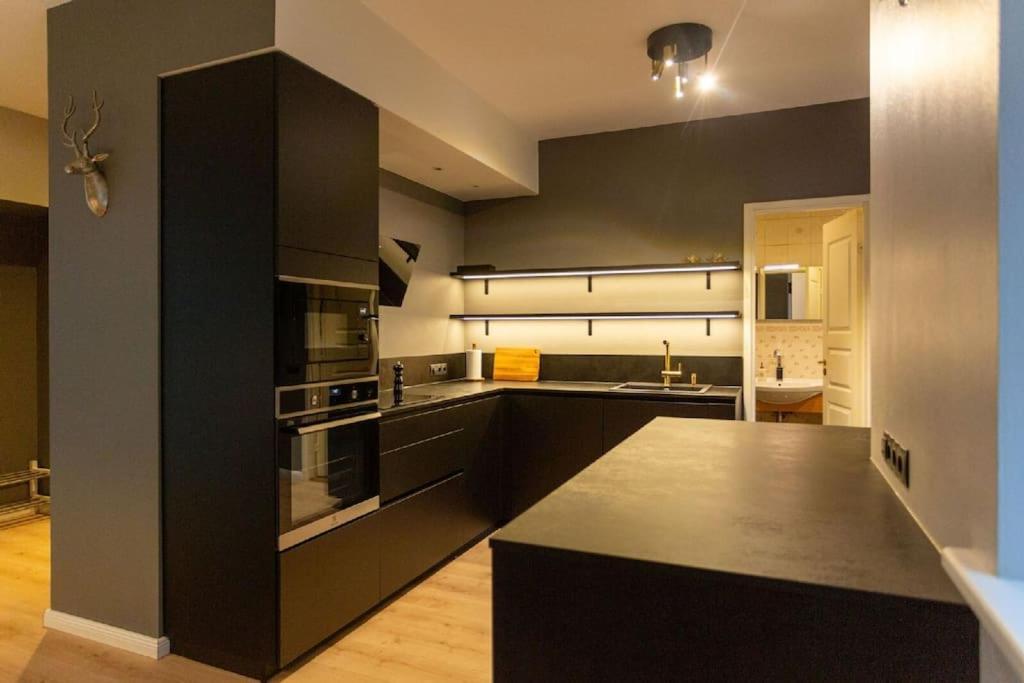 Top Secure Spacious Apartment