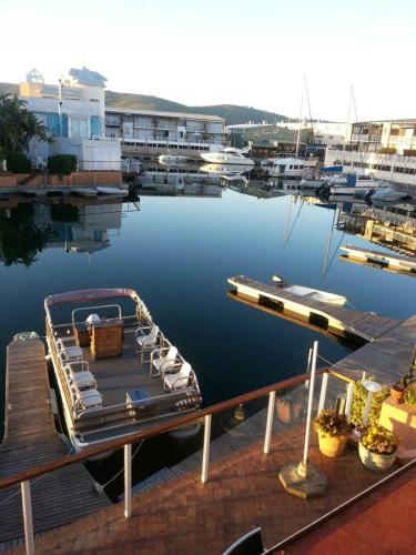 Waterfront 2 Quay West — 4-Star Luxury Hotel in Knysna, South Africa