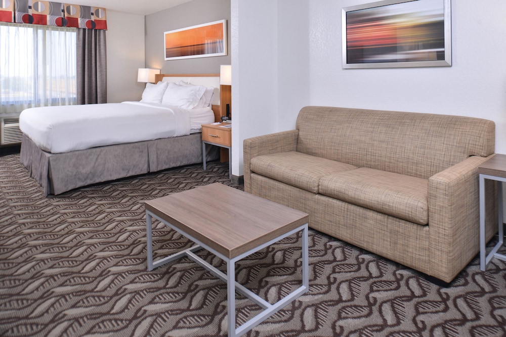 Holiday Inn Express & Suites Lonoke I 40 Exit 175 - photo 6