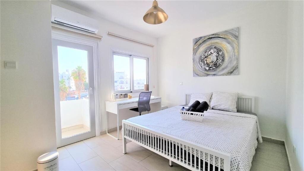 Spacious Lightflooded 2br Apt Near Center & Harbour