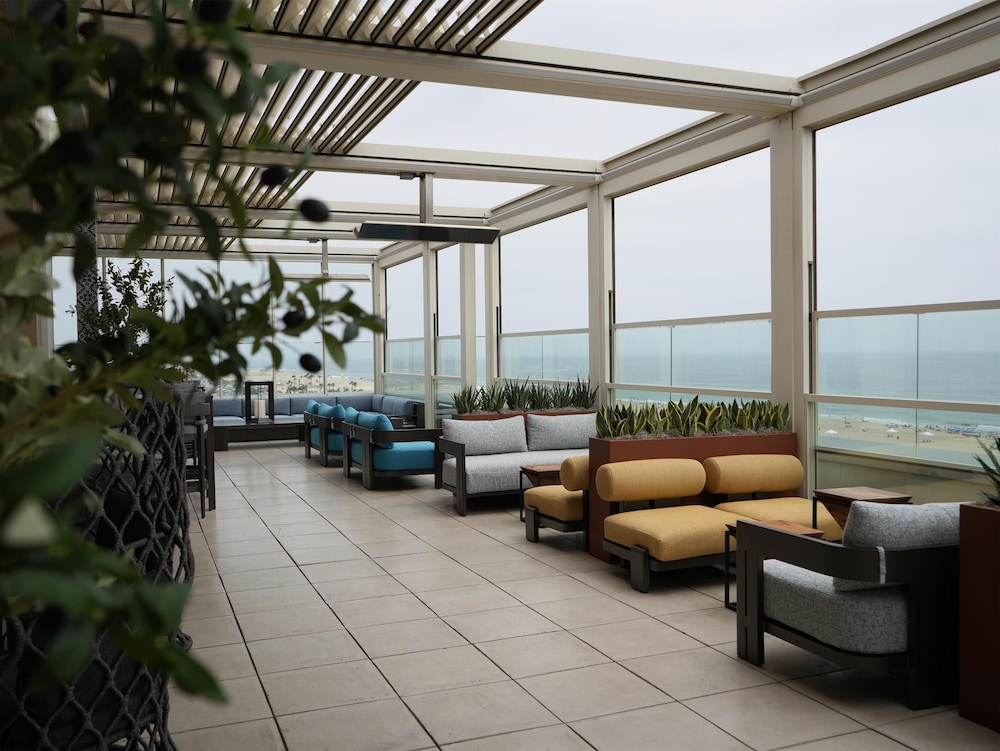 The Waterfront Beach Resort A Hilton Hotel - photo 238