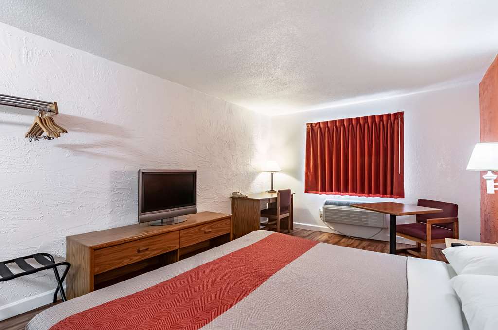 Motel 6 Naperville IL - photo 13