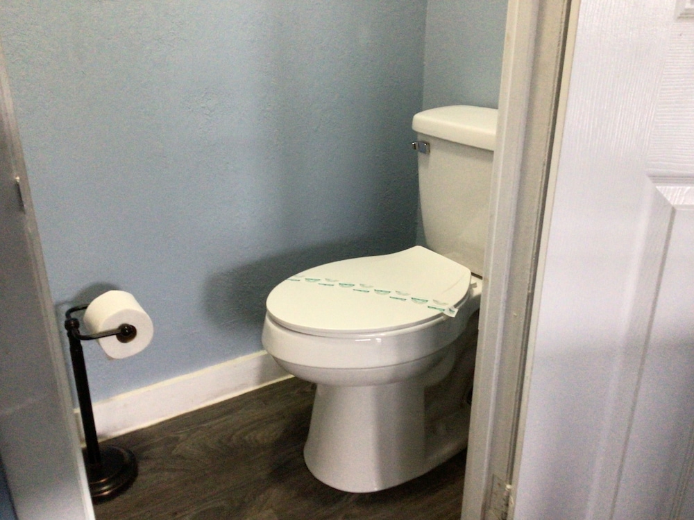 Hitching Post Country Motel - photo 16