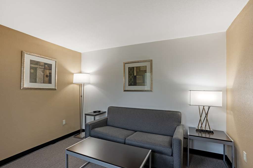 Best Western Plus Reading Inn & Suites - photo 25
