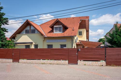 Nefelejcs Vendeghaz — hotel in Godollo