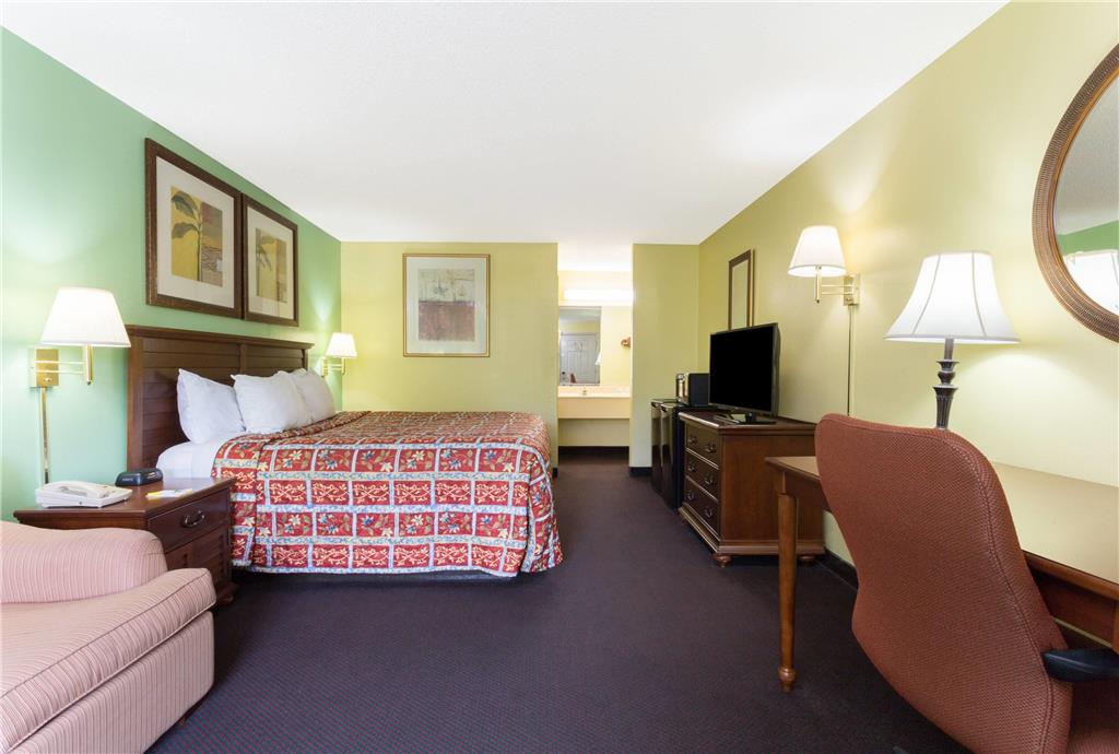 Days Inn by Wyndham Lamont Monticello - photo 12