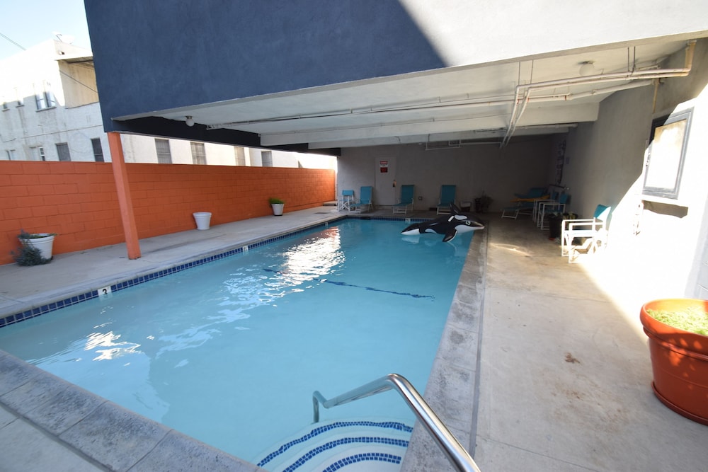Boutique Hollywood - photo 20