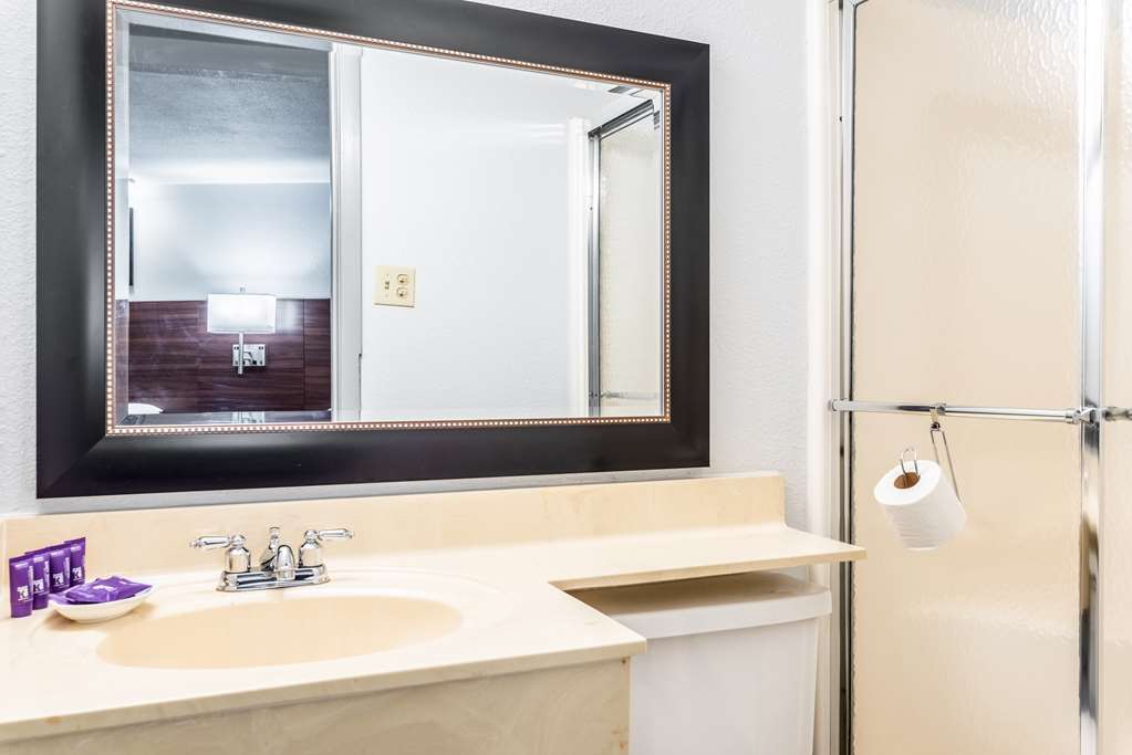 Americas Best Value Inn Searcy - photo 13