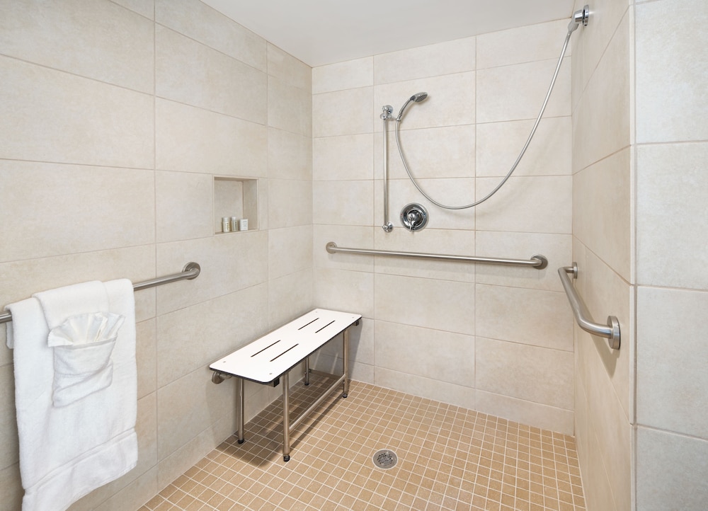 Hotel Indigo Cleveland Beachwood by IHG - photo 13