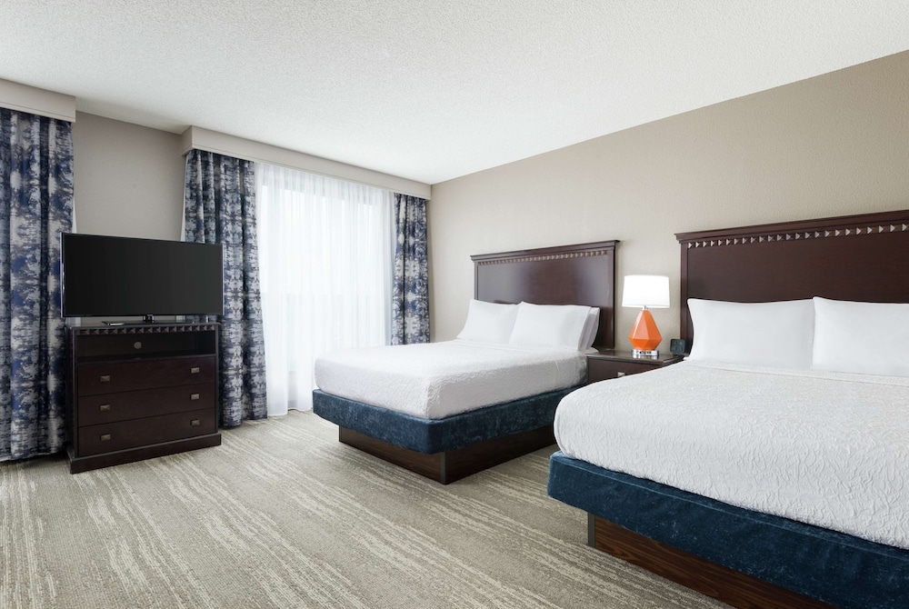 Hampton Inn & Suites National Harbor Alexandria Area - photo 12