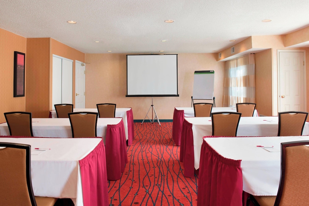 Residence Inn by Marriott Rockford - photo 18
