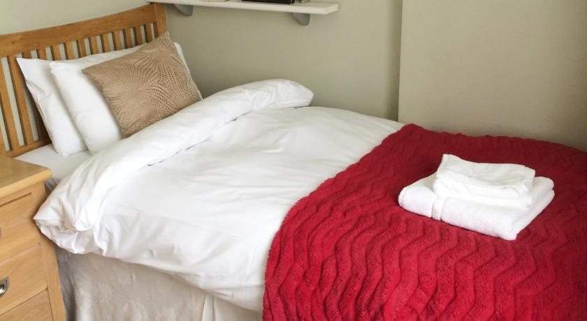 The Gleneagles Guesthouse — 4-Star Luxury Hotel in Westcliff-On-Sea, United Kingdom