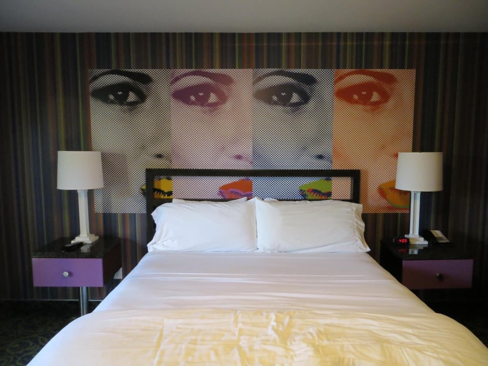 7 Springs Inn & Suites - photo 12