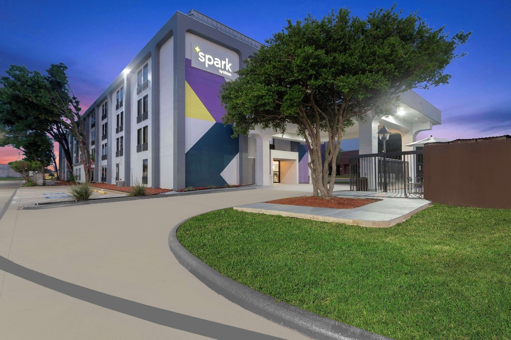 Spark By Hilton Grand Prairie — Grand Prairie