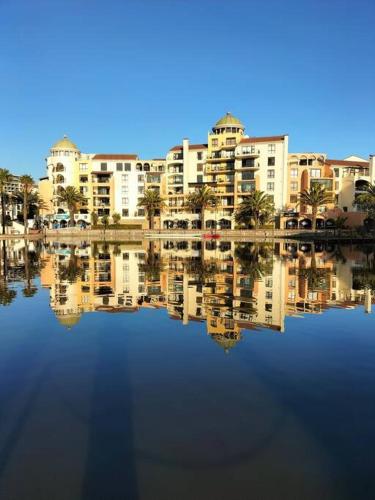 La Palmera Island Club Canal Front — 4-Star Luxury Hotel in Cape Town, South Africa