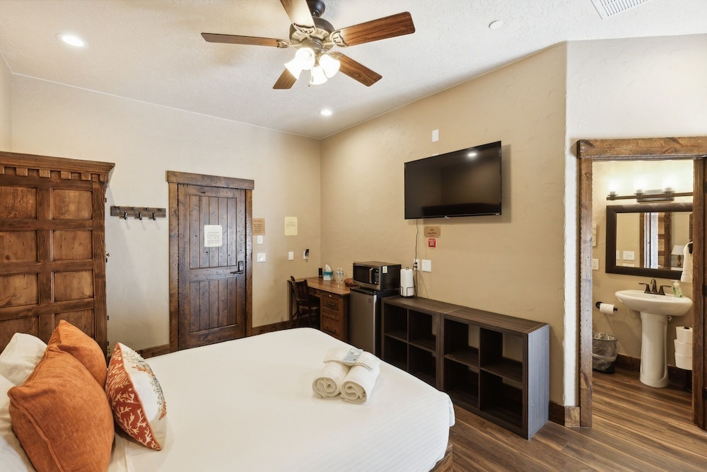 Zion Cliff Lodge - photo 29