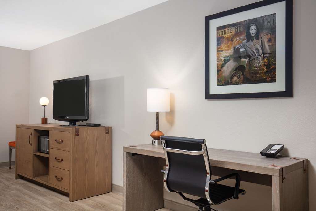 Best Western Plus King's Inn & Suites - photo 23