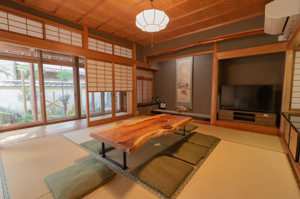 庭之宿 新大阪日本庭園の家 Residence Inn Niwanoyado — 4-Star Luxury Hotel in Osaka, Japan