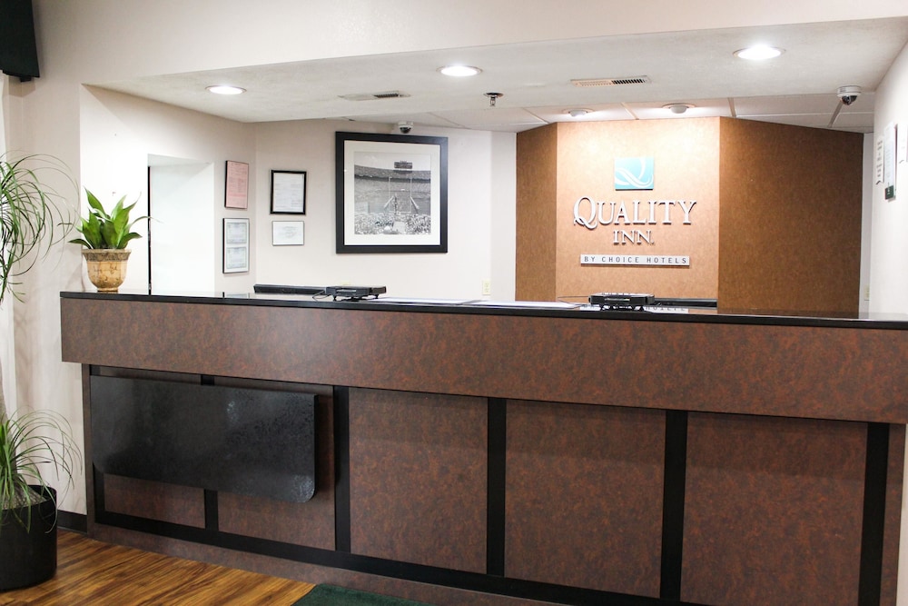 Quality Inn Clinton Knoxville North - photo 2