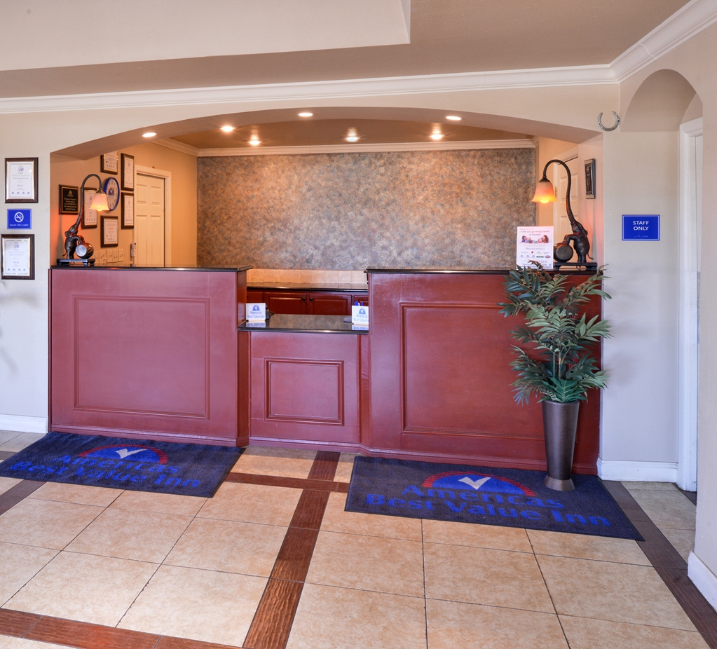 Americas Best Value Inn Lubbock East - photo 4