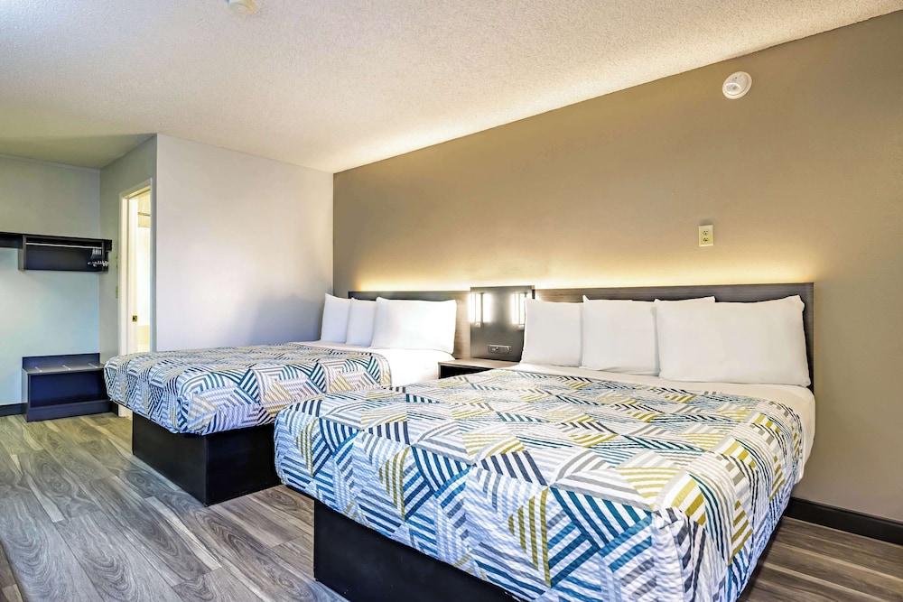 Econo Lodge Portland I 205 - photo 16