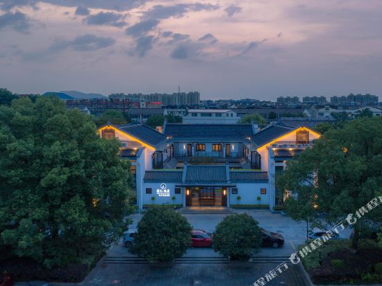 Kaiyuan Life Waterside Lodge Deqing — 4-Star Luxury Hotel in Deqing, People's Republic of China