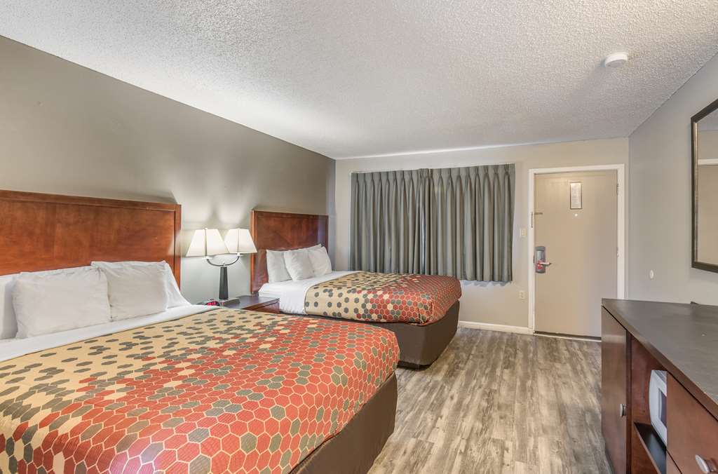 Econo Lodge Inn & Suites Yreka - photo 12