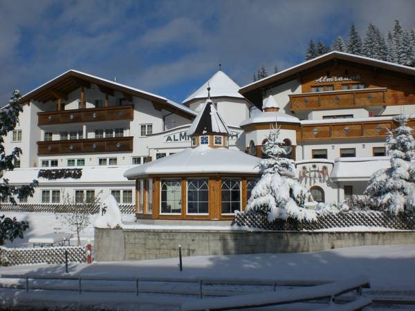 Berghotel Almrausch - carbon neutral hotel in Berwang